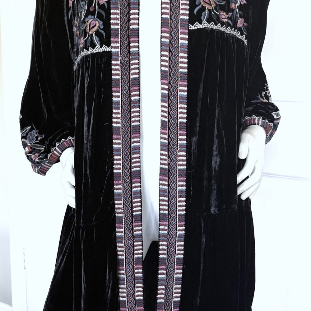 NWOT JOHNNY WAS BLACK VELVET SILK BLEND FLORAL DETAIL COAT SIZE: XL